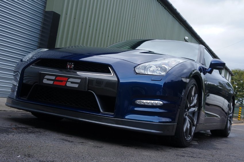 NISSAN GT-R