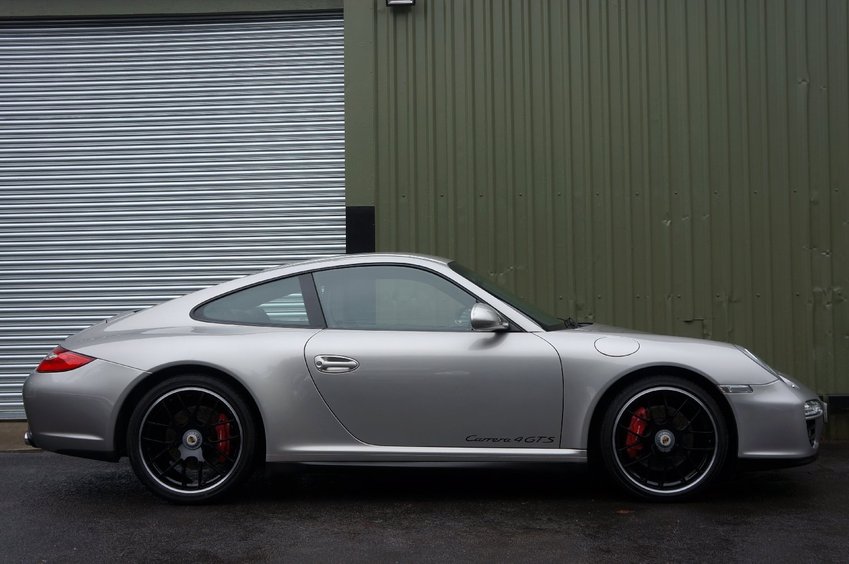 View PORSCHE 911 Carrera 4 GTS PDK