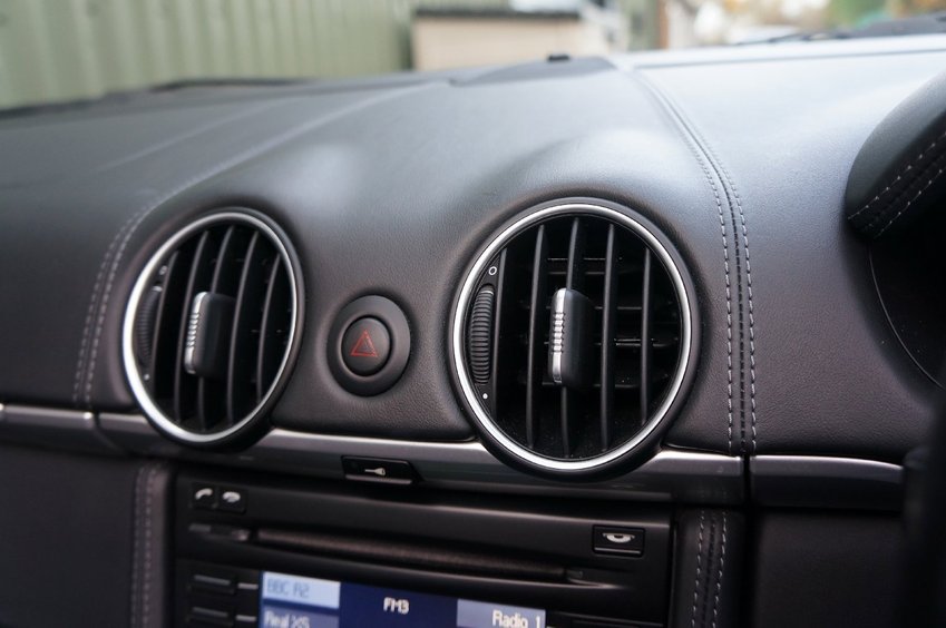 PORSCHE BOXSTER