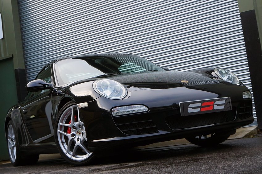 View PORSCHE 911  Carrera 4S