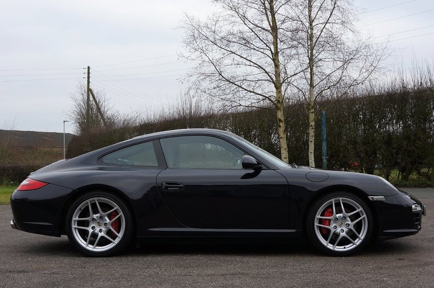 View PORSCHE 911  Carrera 4S