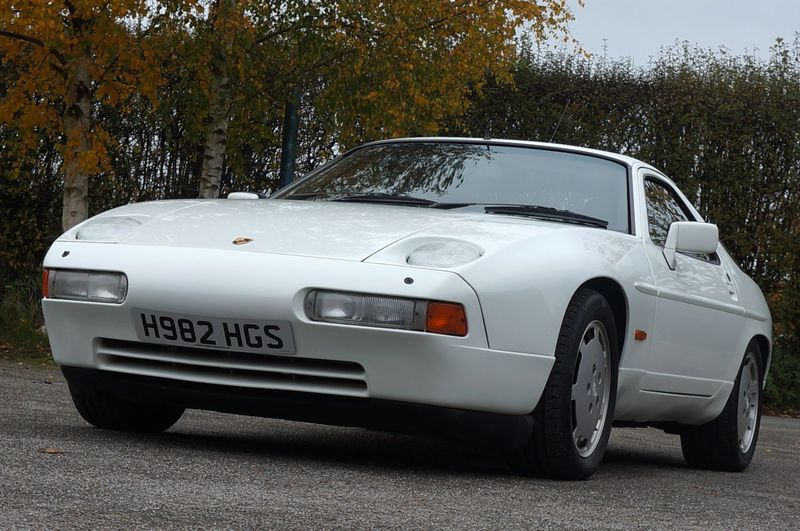 PORSCHE 928