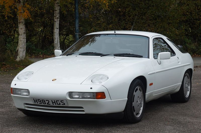 PORSCHE 928