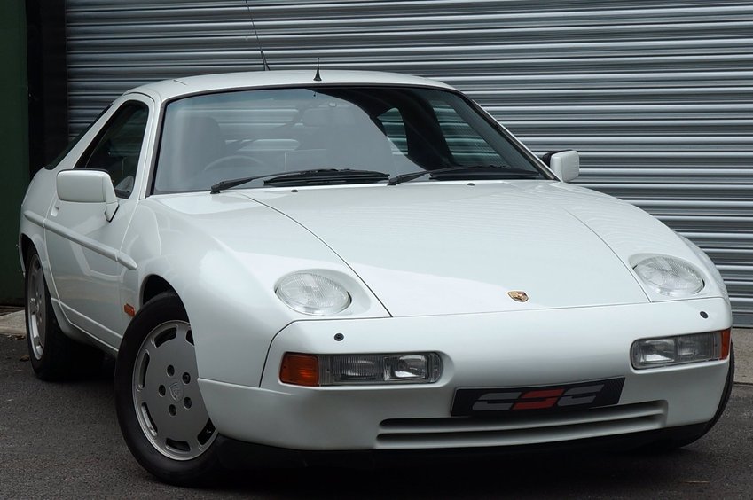 PORSCHE 928