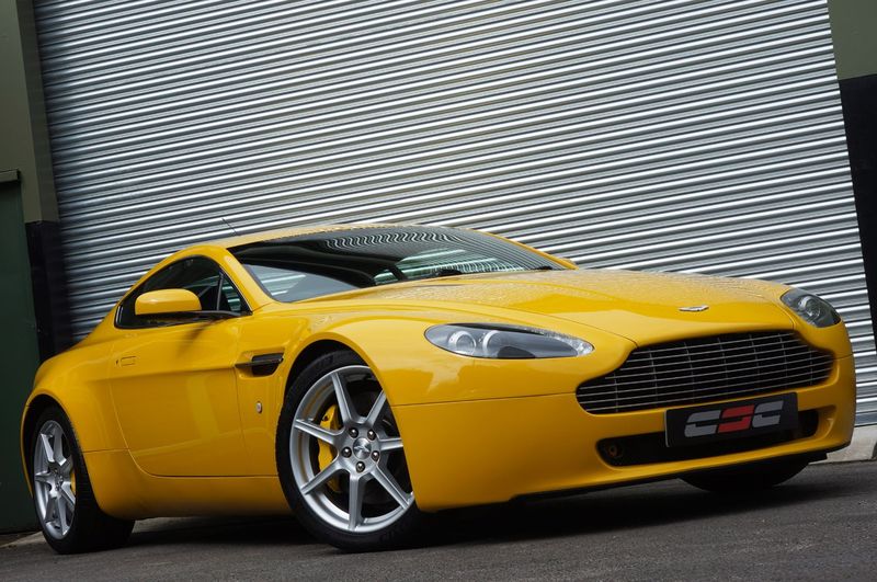 ASTON MARTIN VANTAGE