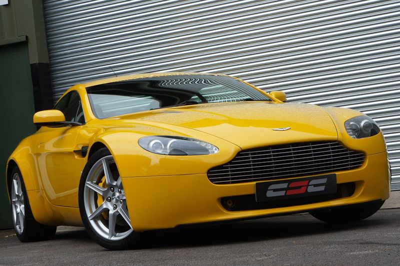 View ASTON MARTIN VANTAGE V8