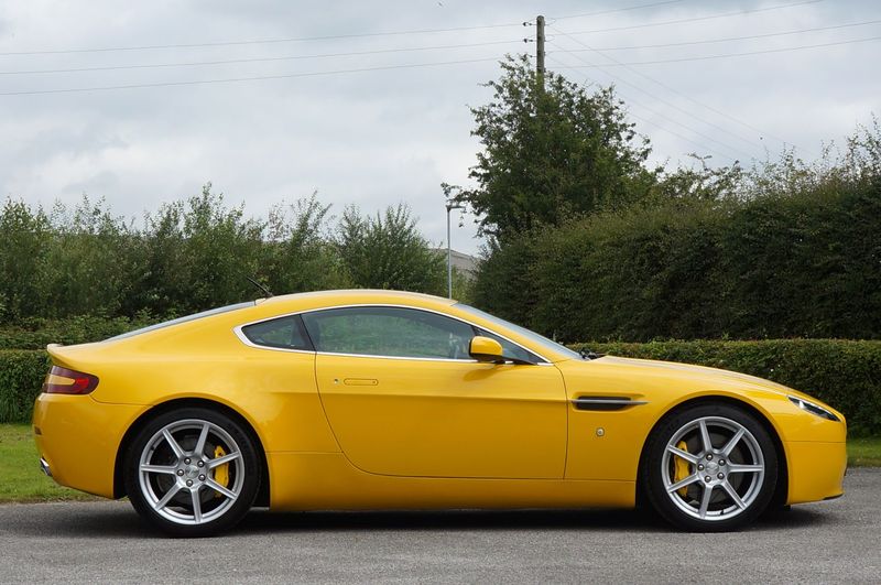 View ASTON MARTIN VANTAGE V8