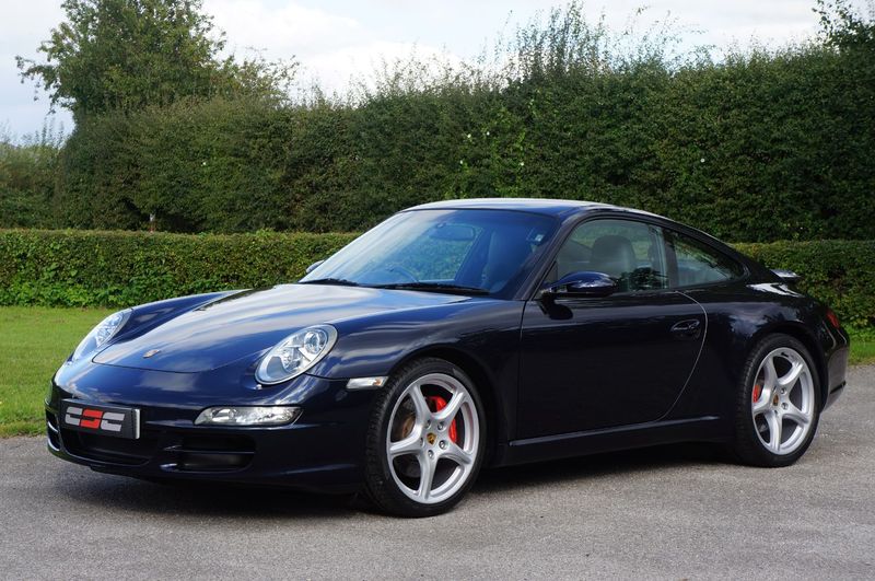 PORSCHE 911