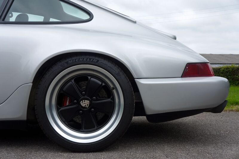 PORSCHE 911 CLASSIC