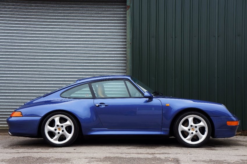 View PORSCHE 911 CLASSIC 993 Carrera 2 S - 9m Restored