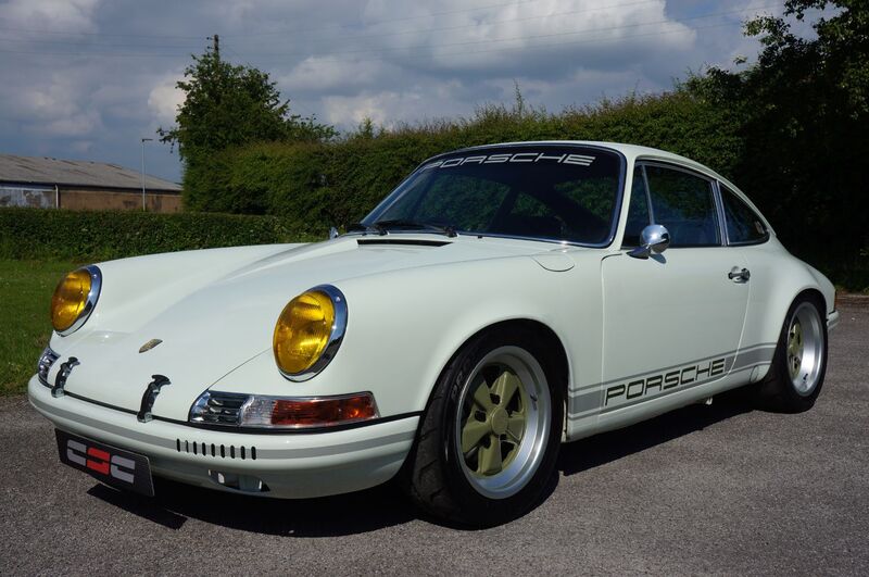 PORSCHE 911