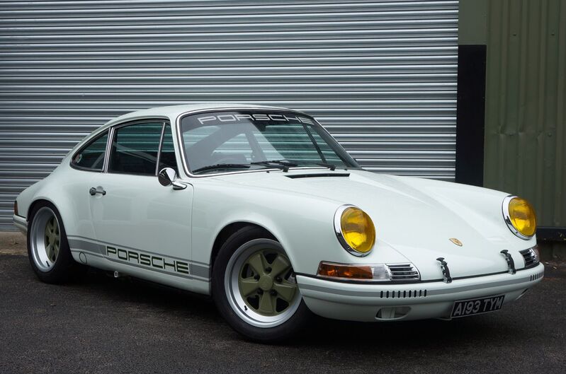 PORSCHE 911