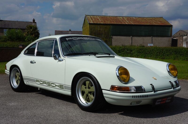 PORSCHE 911