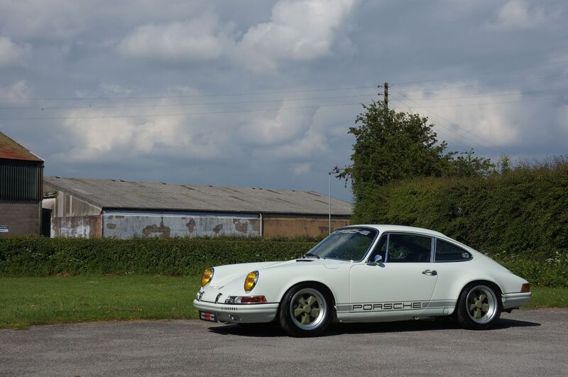 PORSCHE 911