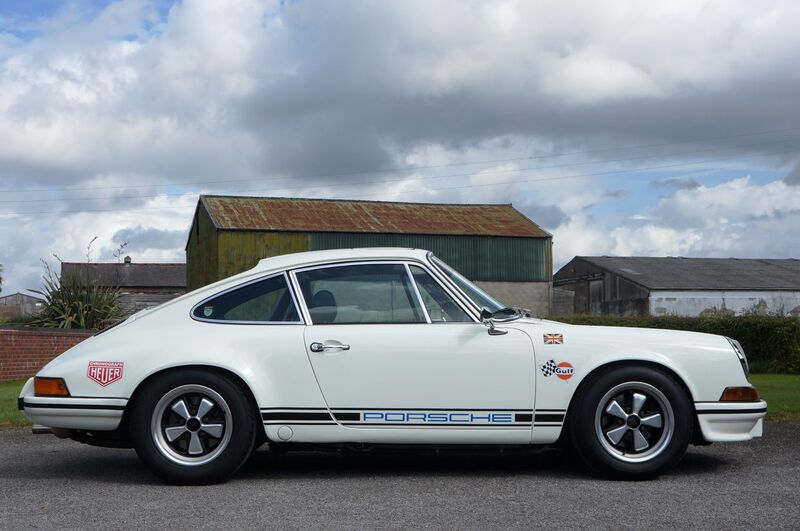 View PORSCHE 911 CLASSIC 3.2 Carrera Backdate