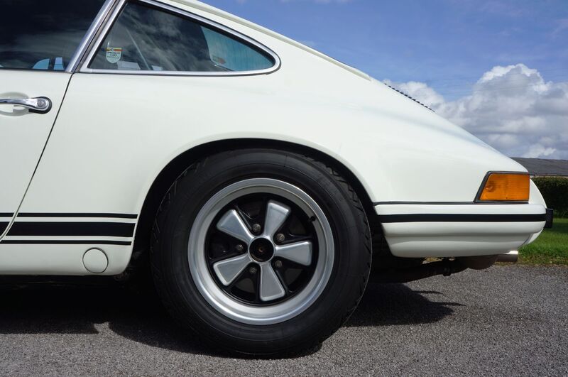 PORSCHE 911 CLASSIC