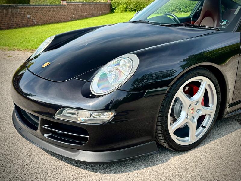PORSCHE 911
