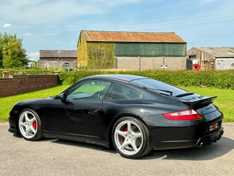 PORSCHE 911