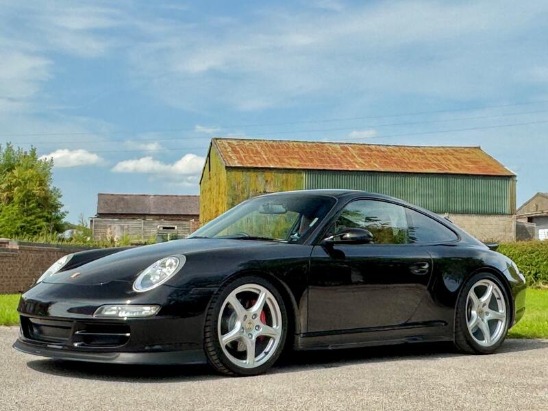 PORSCHE 911