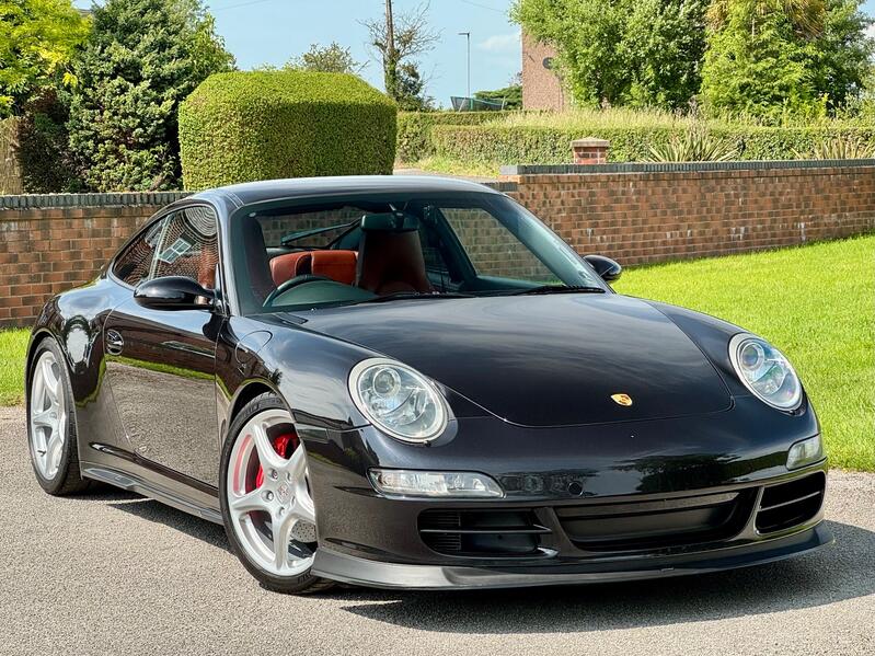 PORSCHE 911