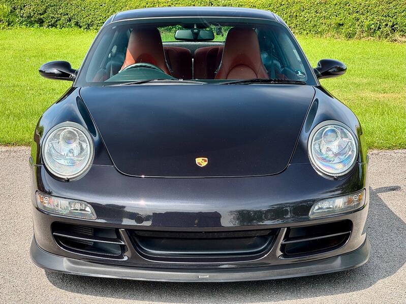 PORSCHE 911