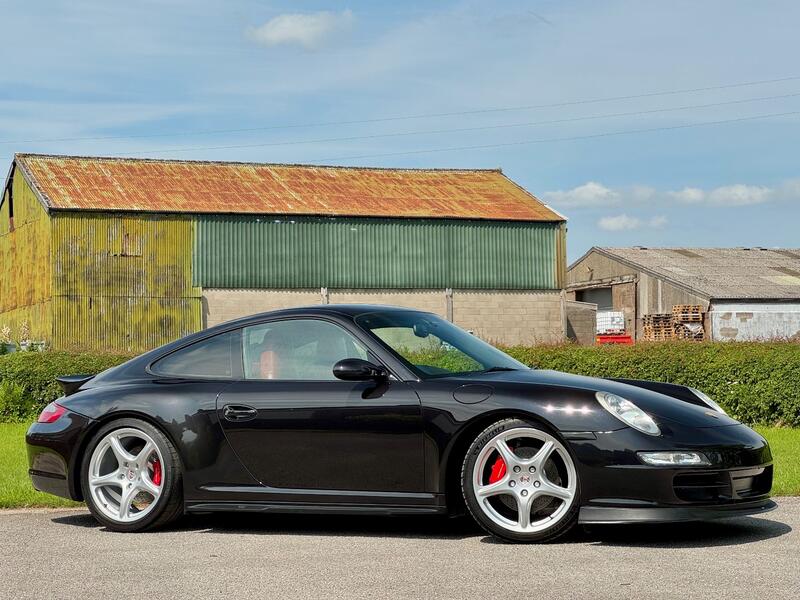 PORSCHE 911