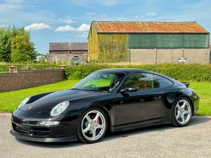 PORSCHE 911