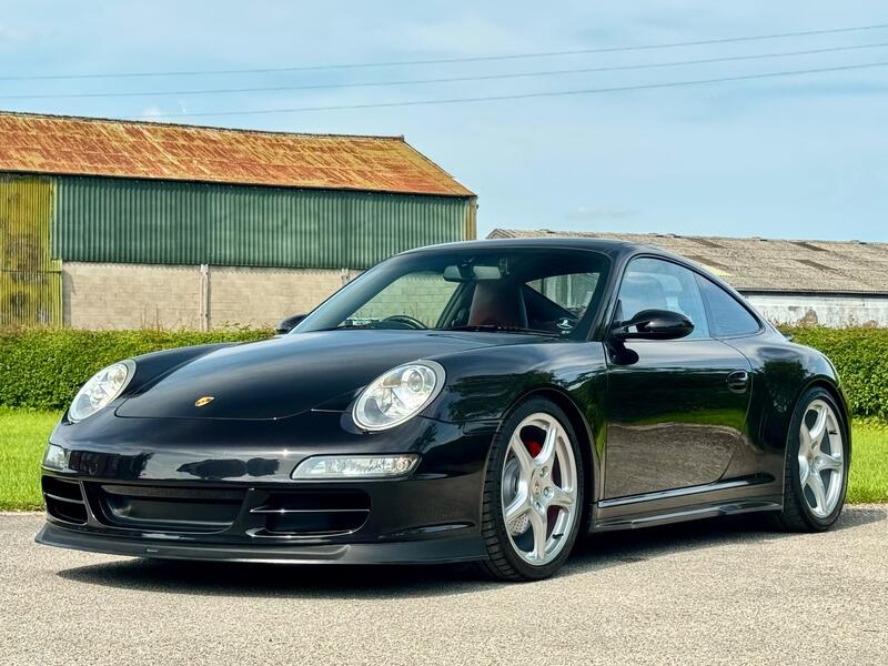 PORSCHE 911