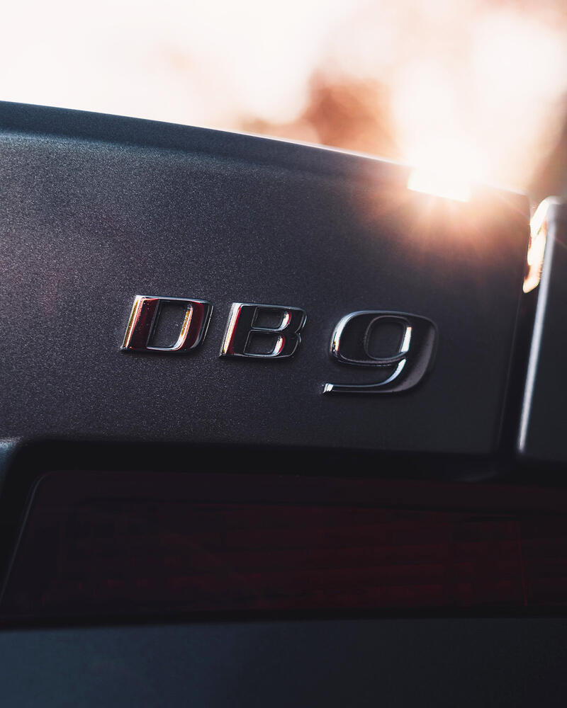 ASTON MARTIN DB9