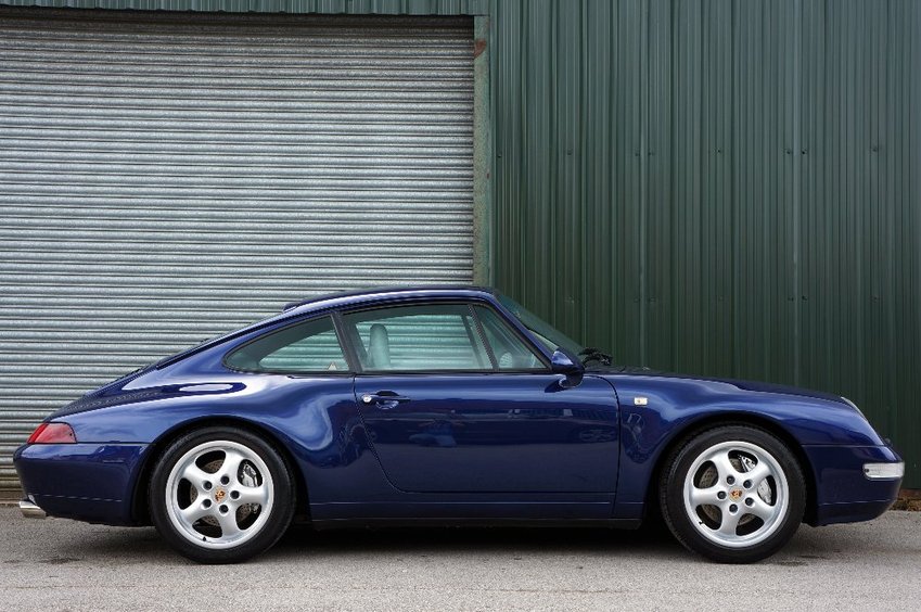 View PORSCHE 911 CLASSIC 993 Carrera 4 Coupe