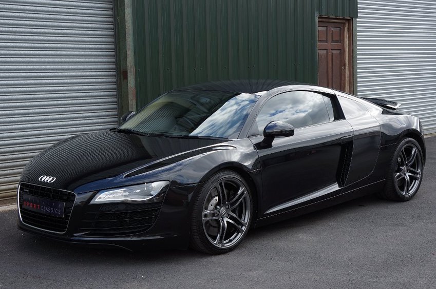 AUDI R8