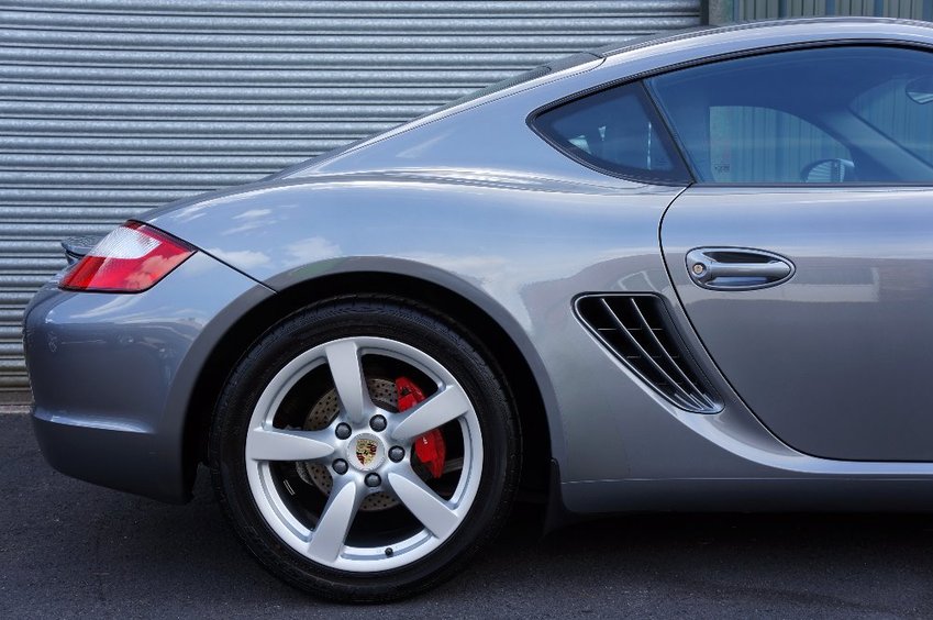 PORSCHE CAYMAN