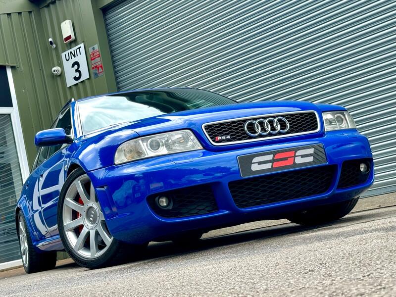 View AUDI A4 RS4 2.7 BI-Turbo QUATTRO AVANT