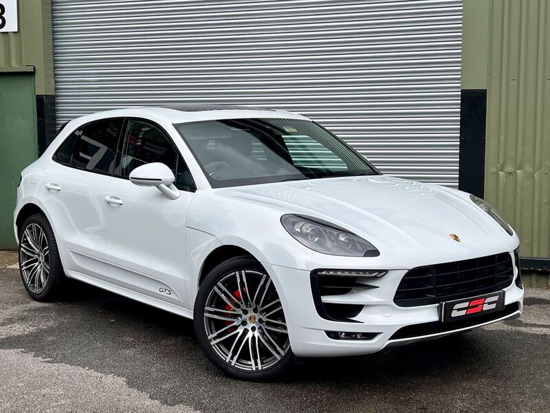 View PORSCHE MACAN GTS PDK