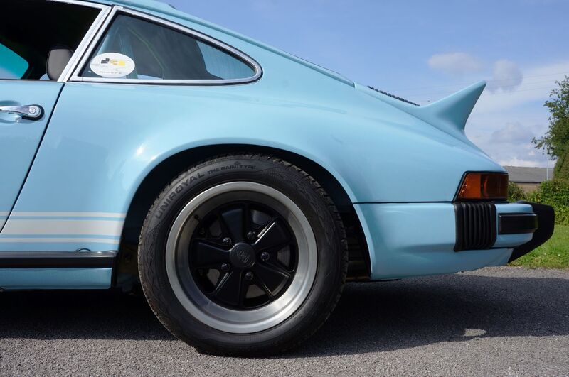 PORSCHE 911 CLASSIC