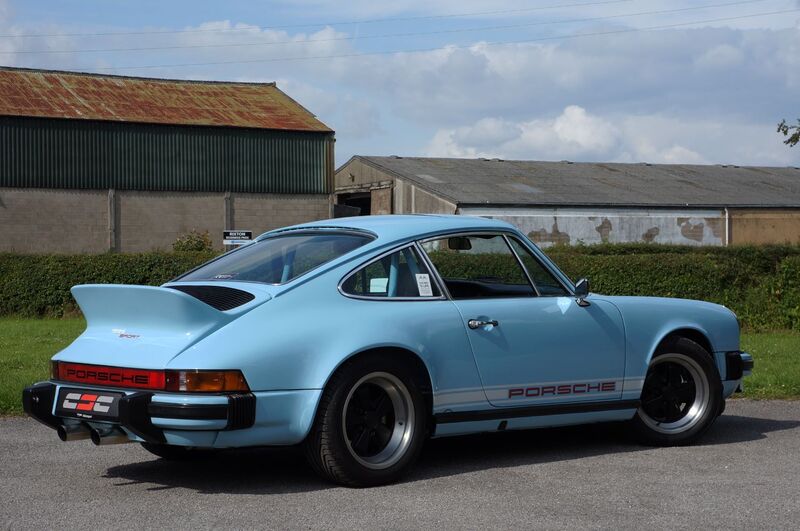 PORSCHE 911 CLASSIC