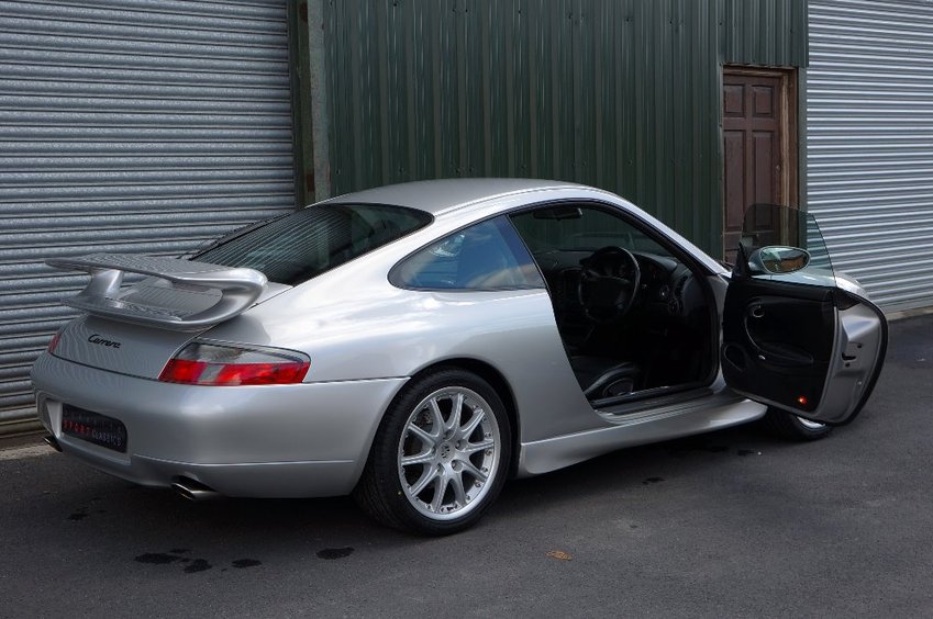 PORSCHE 911 MK 996