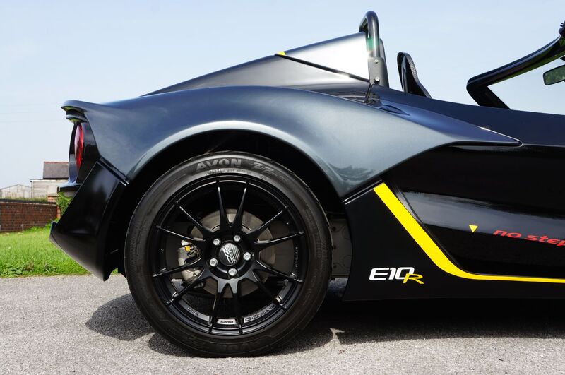 ZENOS E10